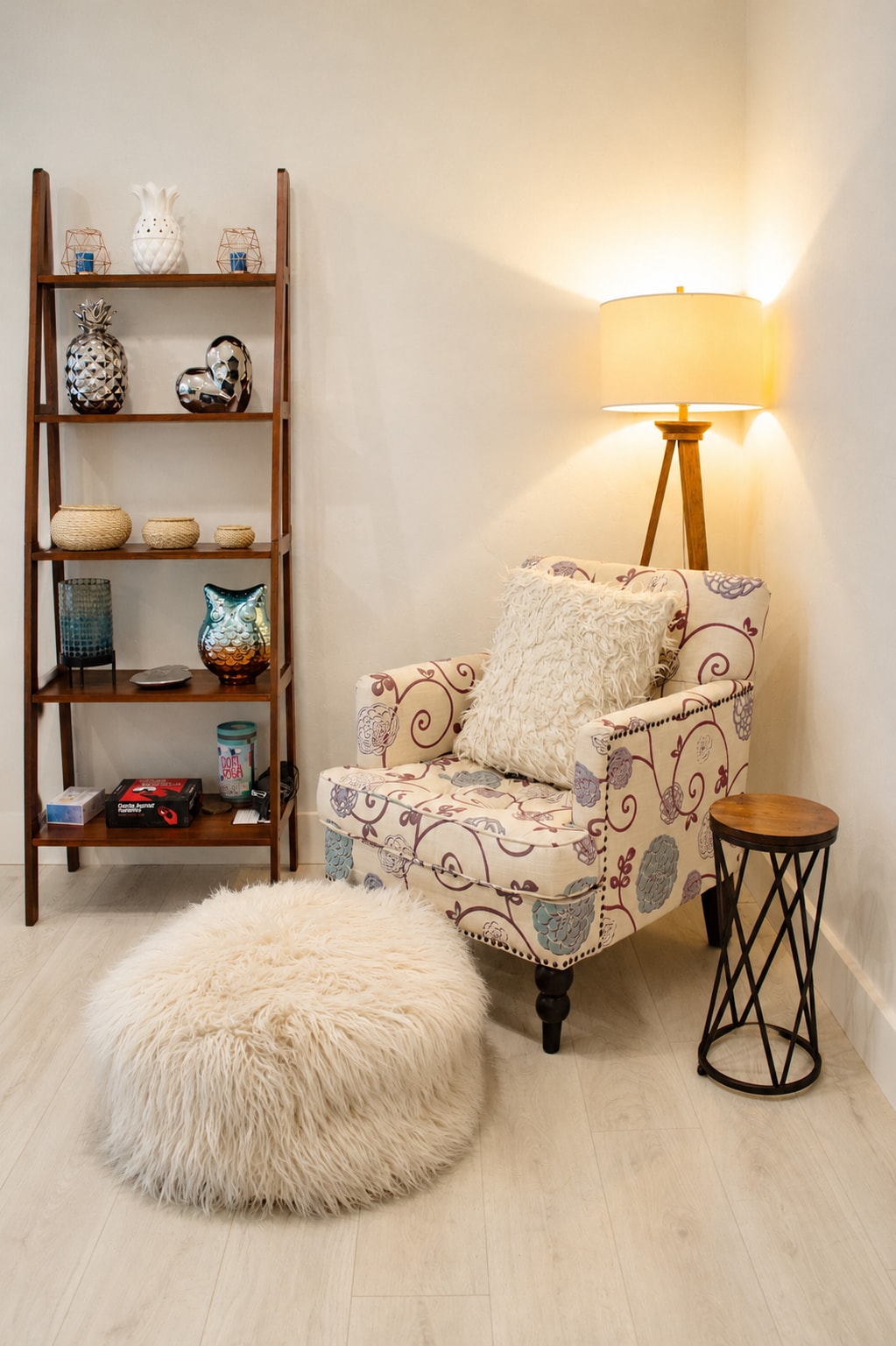 Living room image 5