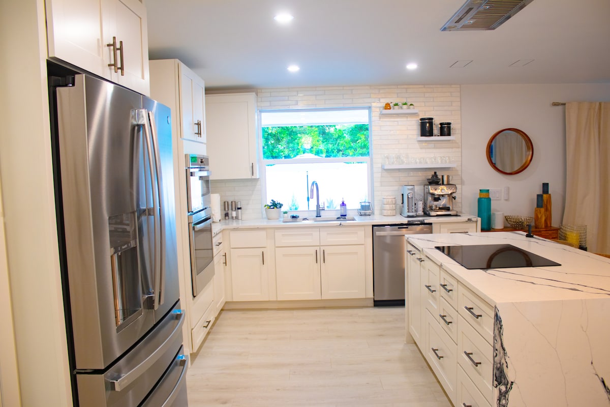 Full kitchen image 1