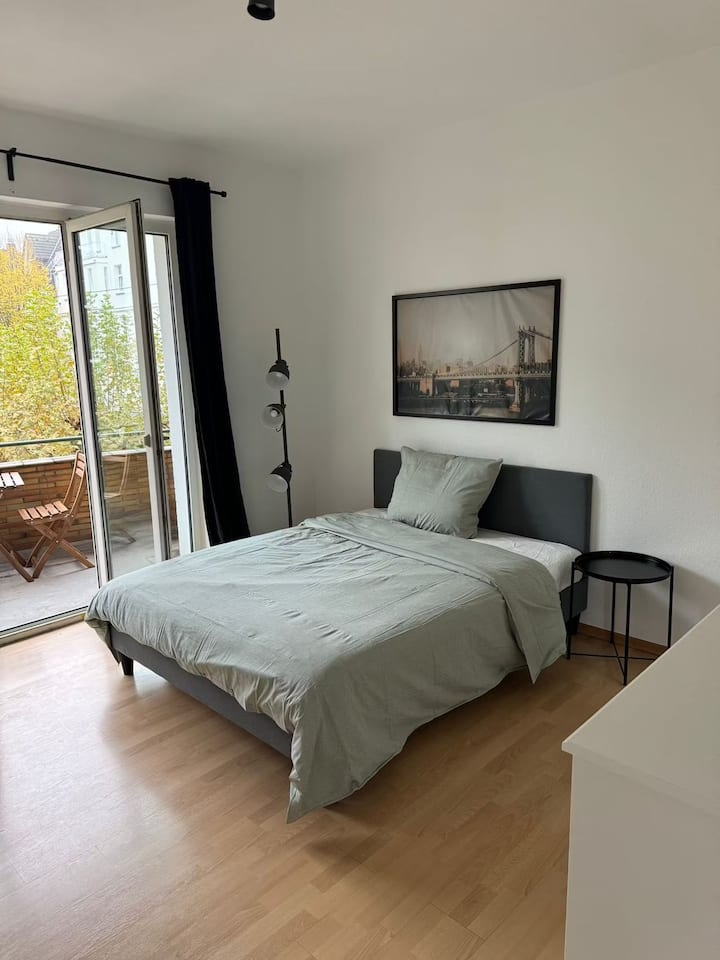 4 Bedroom Apartment In Fancy Düsseldorf Oberkassel - Neuss