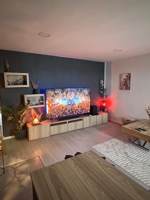 Popular Airbnb listing: Bright apartment for rent in 94 in Champigny Sur Marne