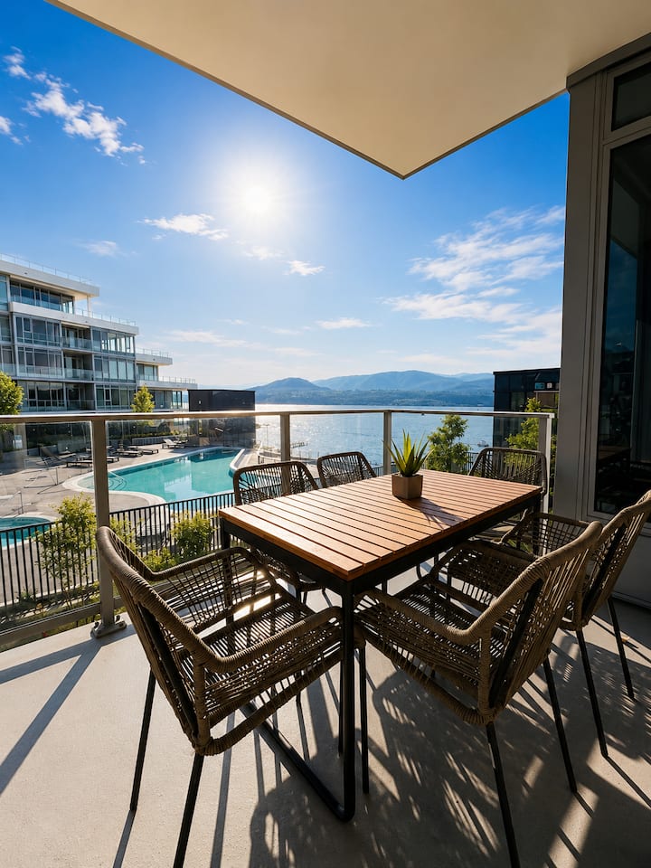Luxury Lakefront Retreat | Pool, Hot Tub & Gym - Kelowna