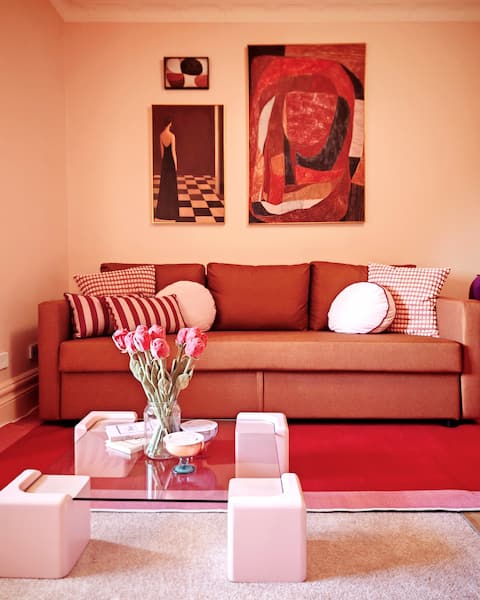 Top performing Airbnb: Stylish Elizabeth Bay studio| Close to Harbour&CBD in Elizabeth Bay