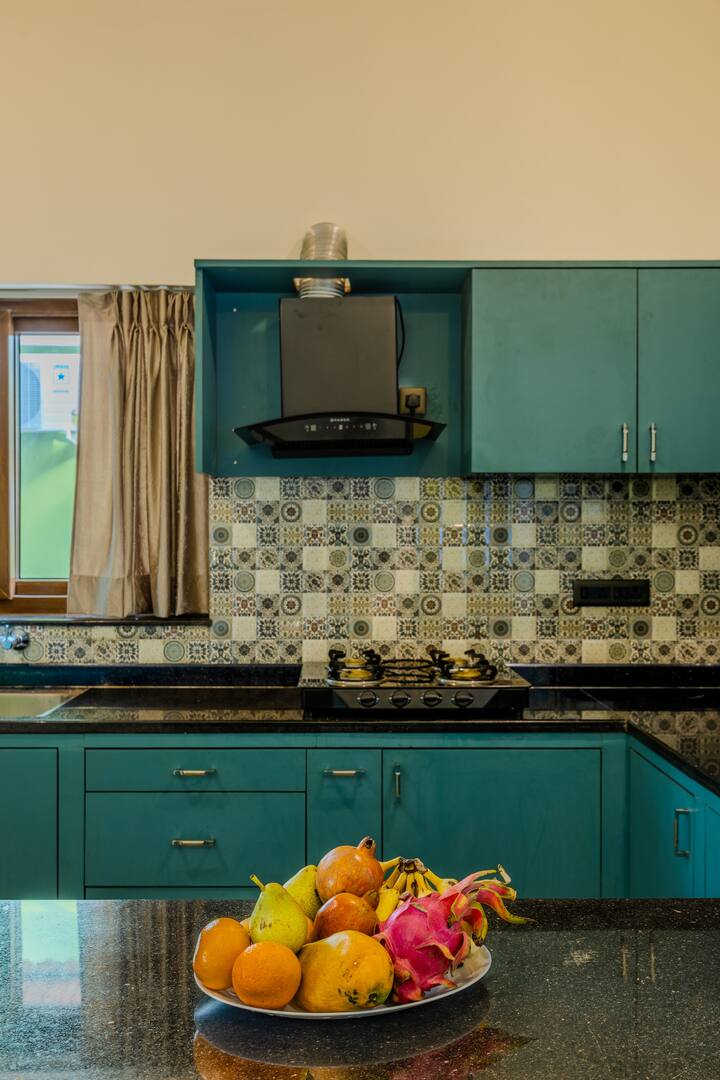 Full kitchen image 3