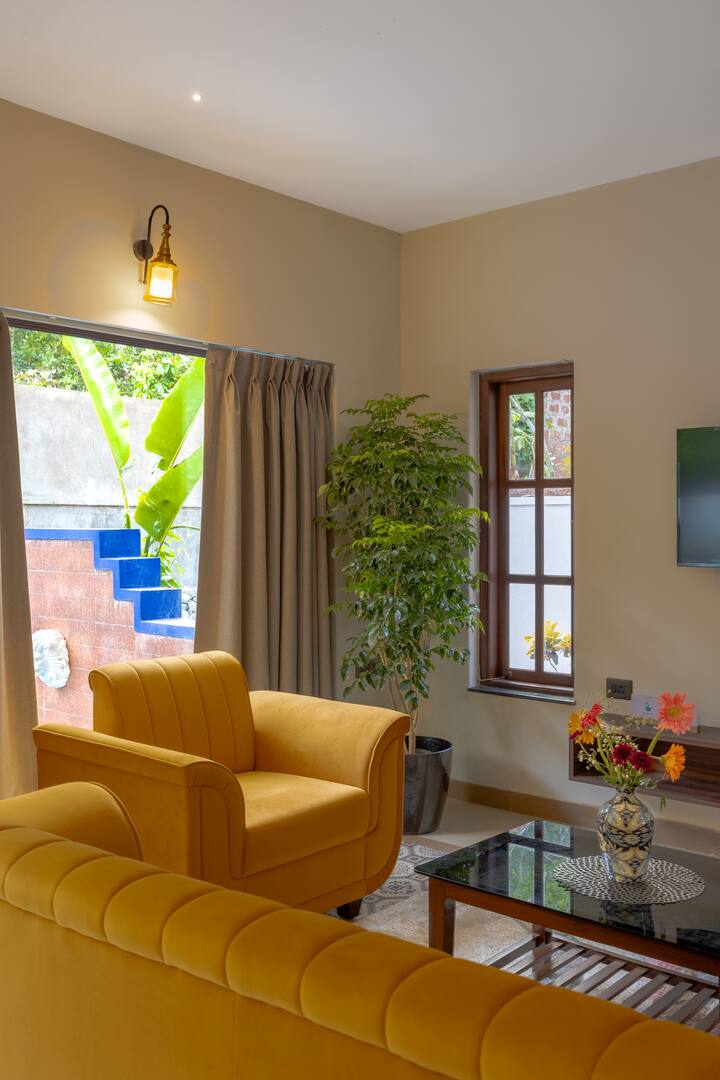 Living room image 5