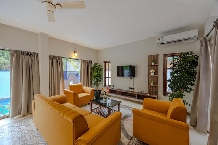 Living room image 3