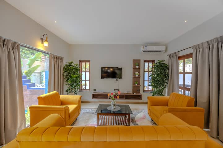 Living room image 2