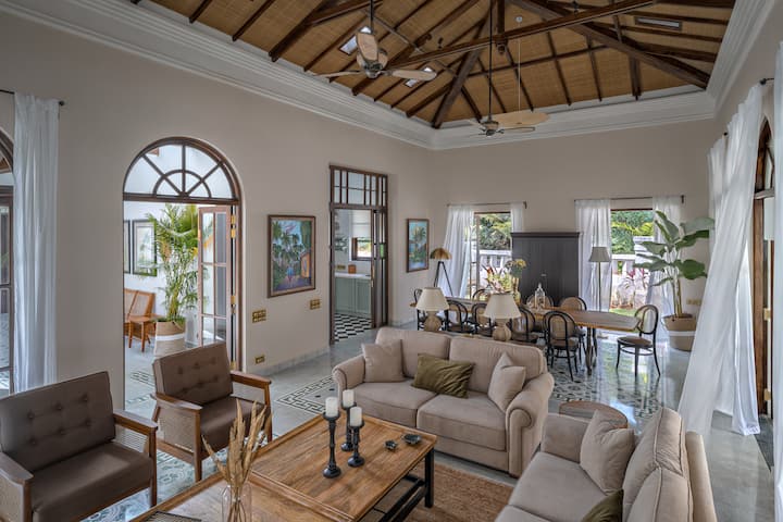 Living room image 2