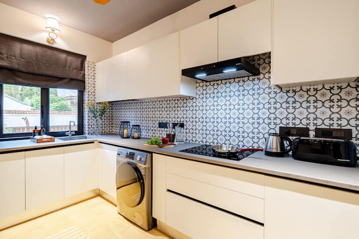 Full kitchen image 3