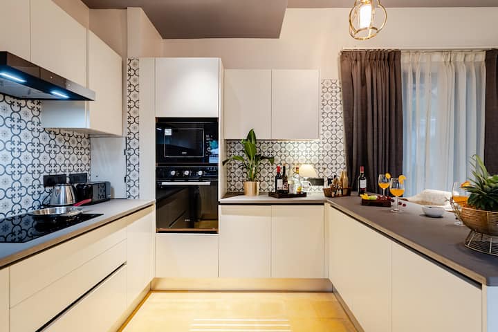 Full kitchen image 1