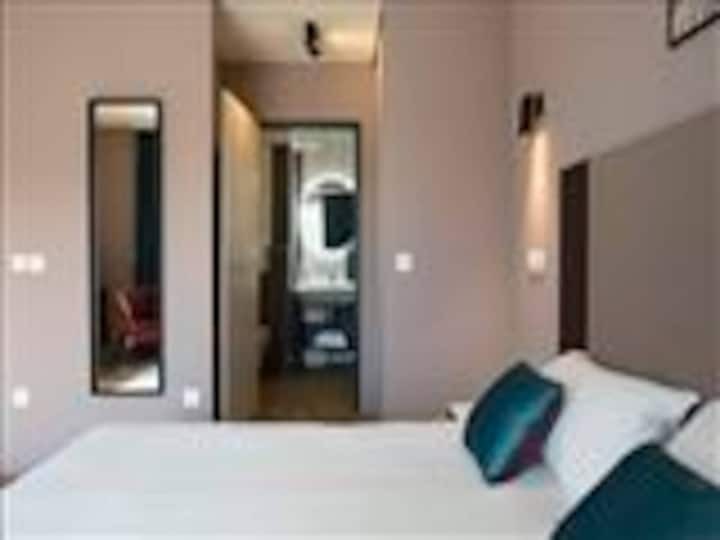Suite Dans Un Complexe Thermal De Premier Plan - Châtel-Guyon