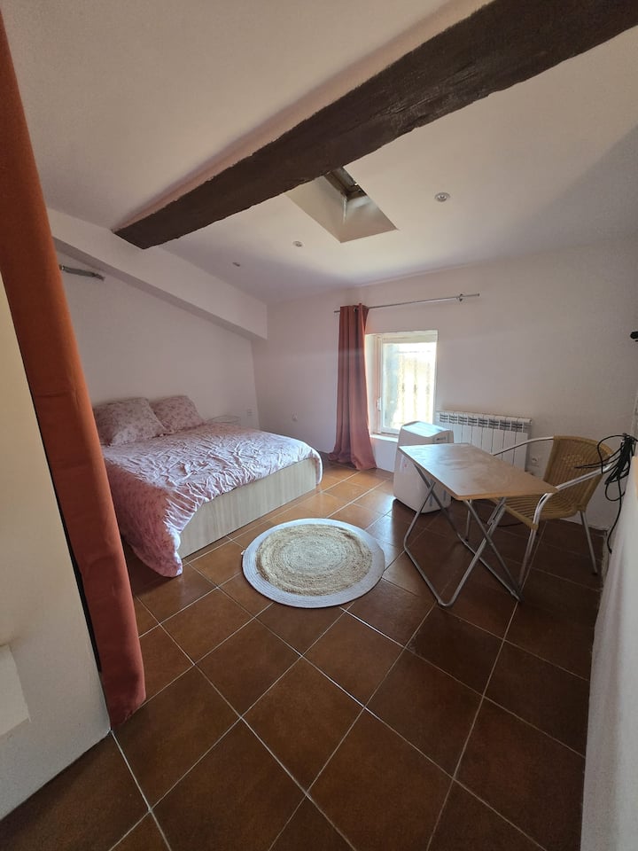 Maison R+2 En Centre Village Dans Petite Ruelle. - Portiragnes