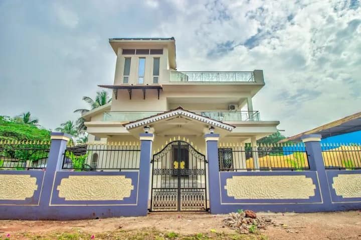 Exterior image 5