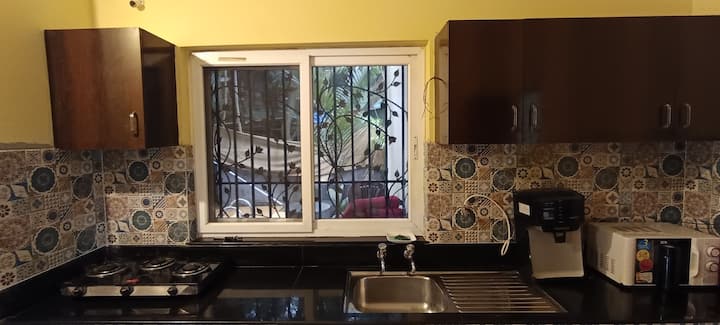 Full kitchen image 2
