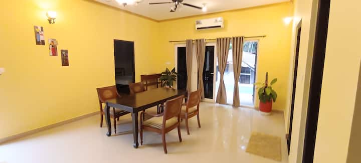 Dining area image 1