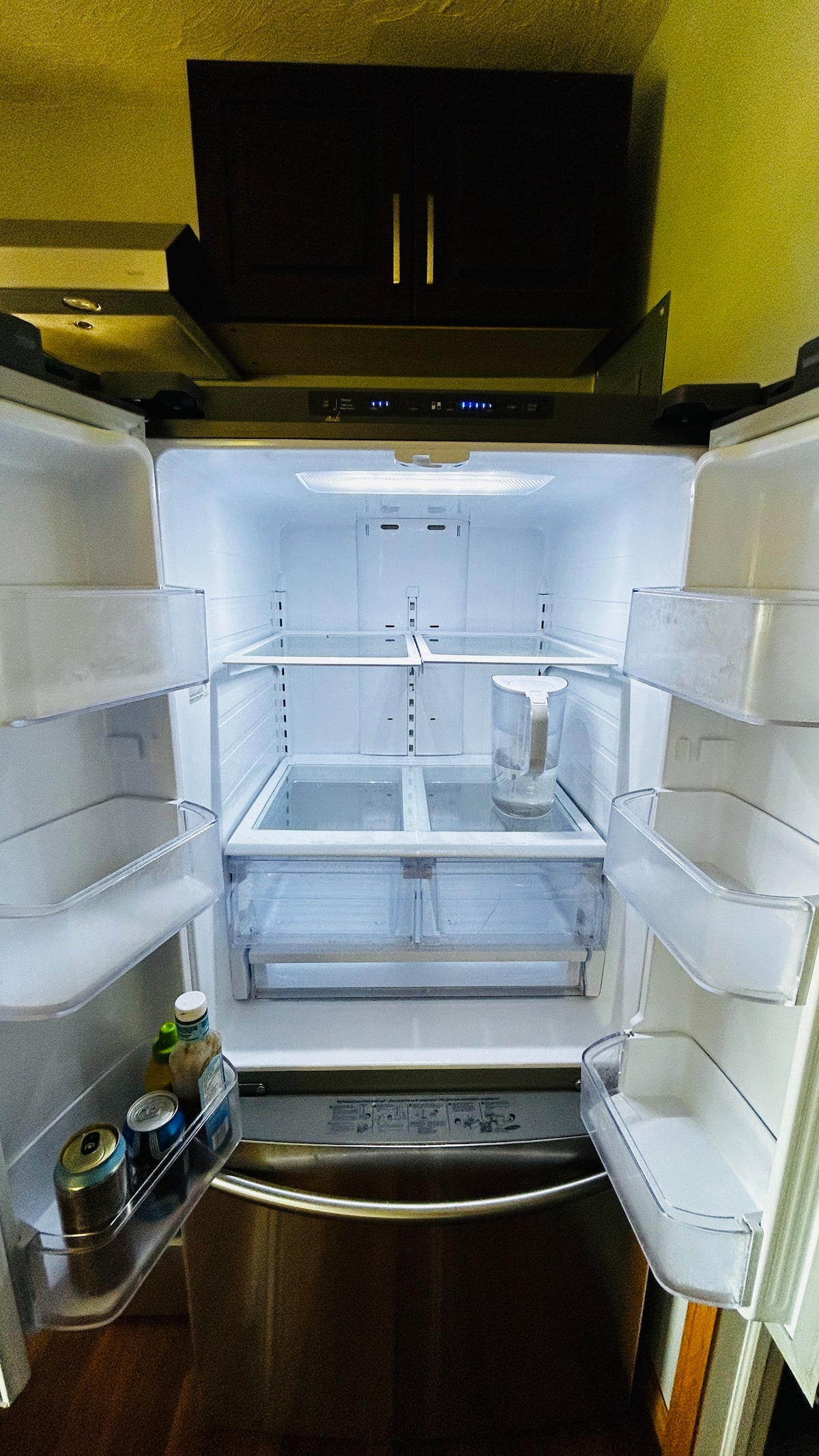 Dishes and cookware provided