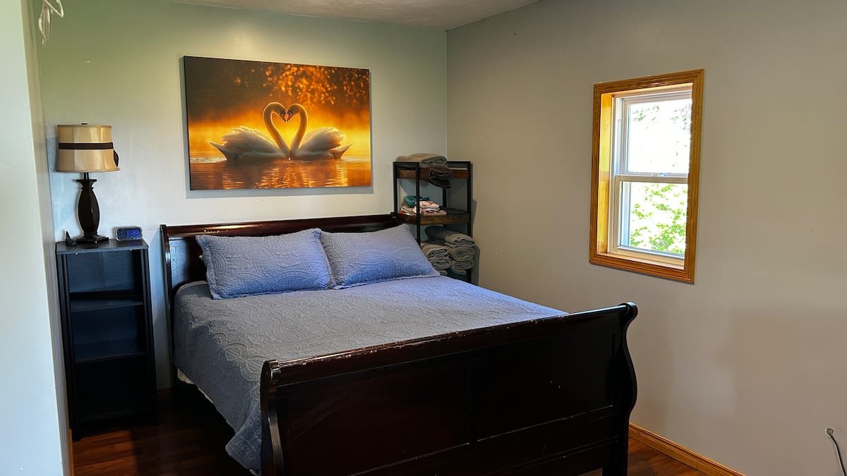 Main bedroom with queen bed