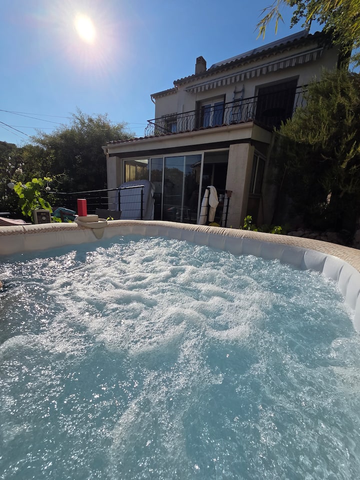 Maison Pour Famille De 5 Avec Jacuzzi - Le Pradet
