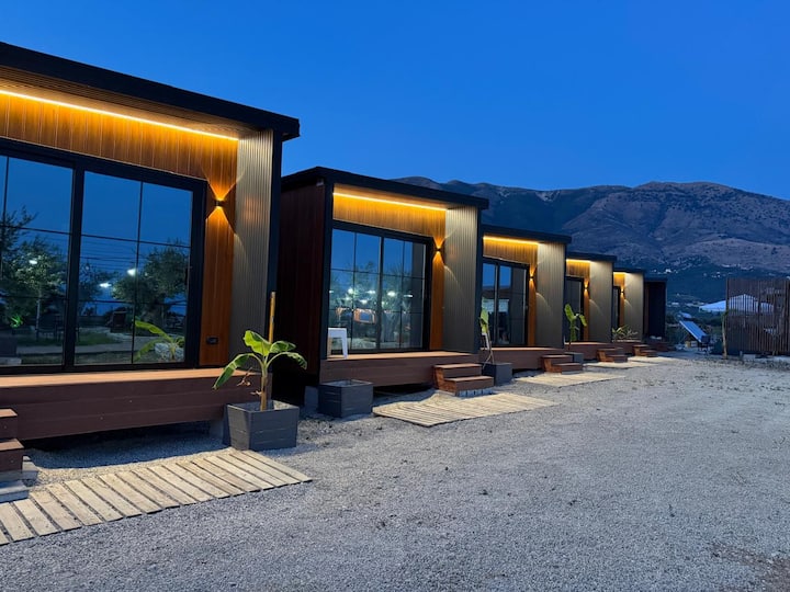 Paradise Beachfront Chalet Nr.4 - Borsh