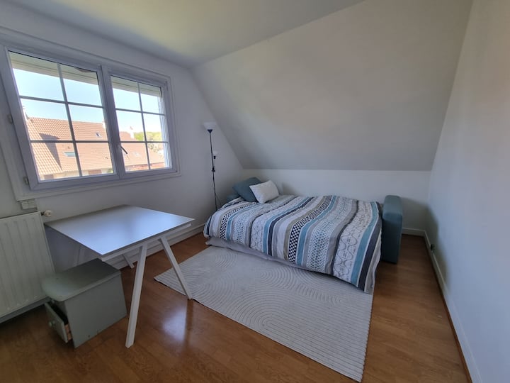 Chambre Confortable Dans Une Maison Avec Jardin - Brétigny-sur-Orge