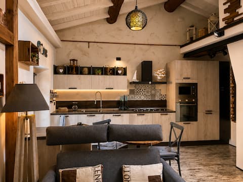 Airbnb con migliori performance: "La Lanterna", a charming loft overlooking the rooftops of Bellano a Bellano
