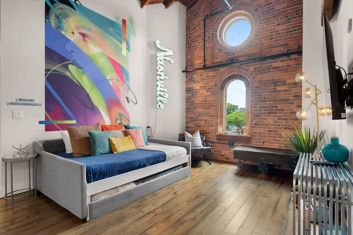 Suite and Speakeasy | Pool + Mins to Broadway