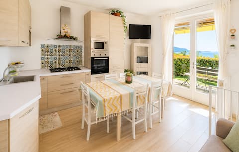 Top performing Airbnb: Il Pettirosso: your relaxation on Lake Garda. in Toscolano Maderno