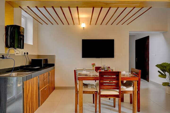 Dining area image 1