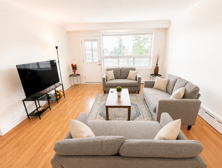 3-bed Apartment In Central North York - Vaughan