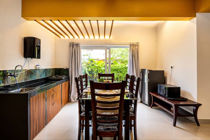 Full kitchen image 1