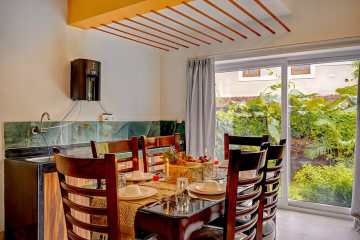 Dining area image 1
