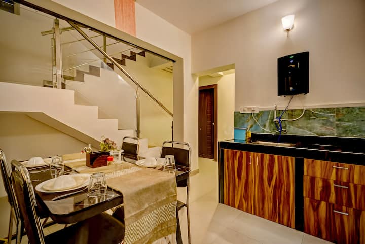 Dining area image 1