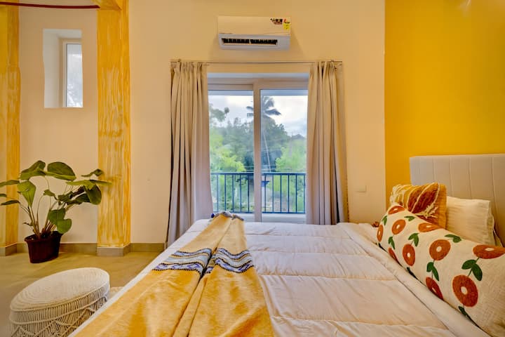 Bedroom 1 image 4