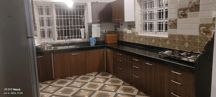 Full kitchen image 3