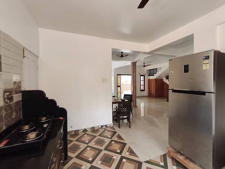 Full kitchen image 6
