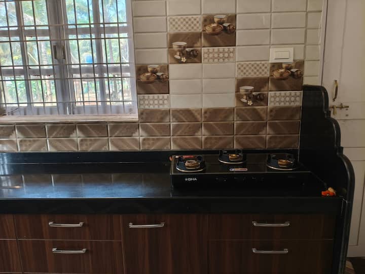 Full kitchen image 5