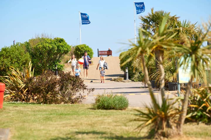 Pebble Beach 10 - Eastbourne