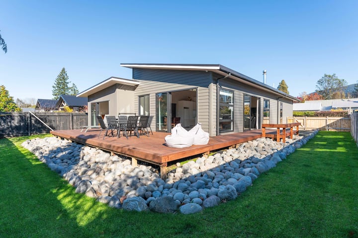 Riverstone Retreat - Turangi Holiday Home - Tūrangi