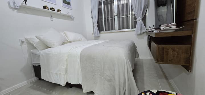 Sua Hospedagem Perfeita Em Copacabana - Copacabana