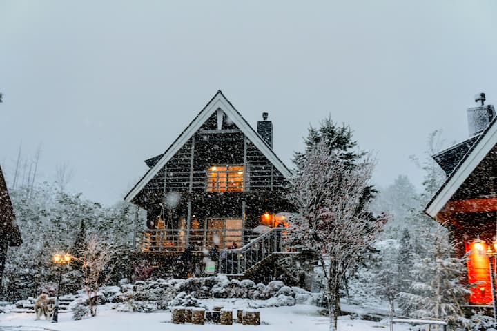 Best Day Ever Furano Lodges 雪の家 For 8 - Furano