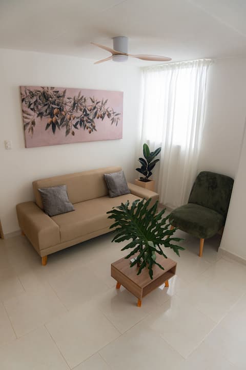 Successful Airbnb property: Modern apartment with A/C | Plaza Garden | Airport in Cúcuta