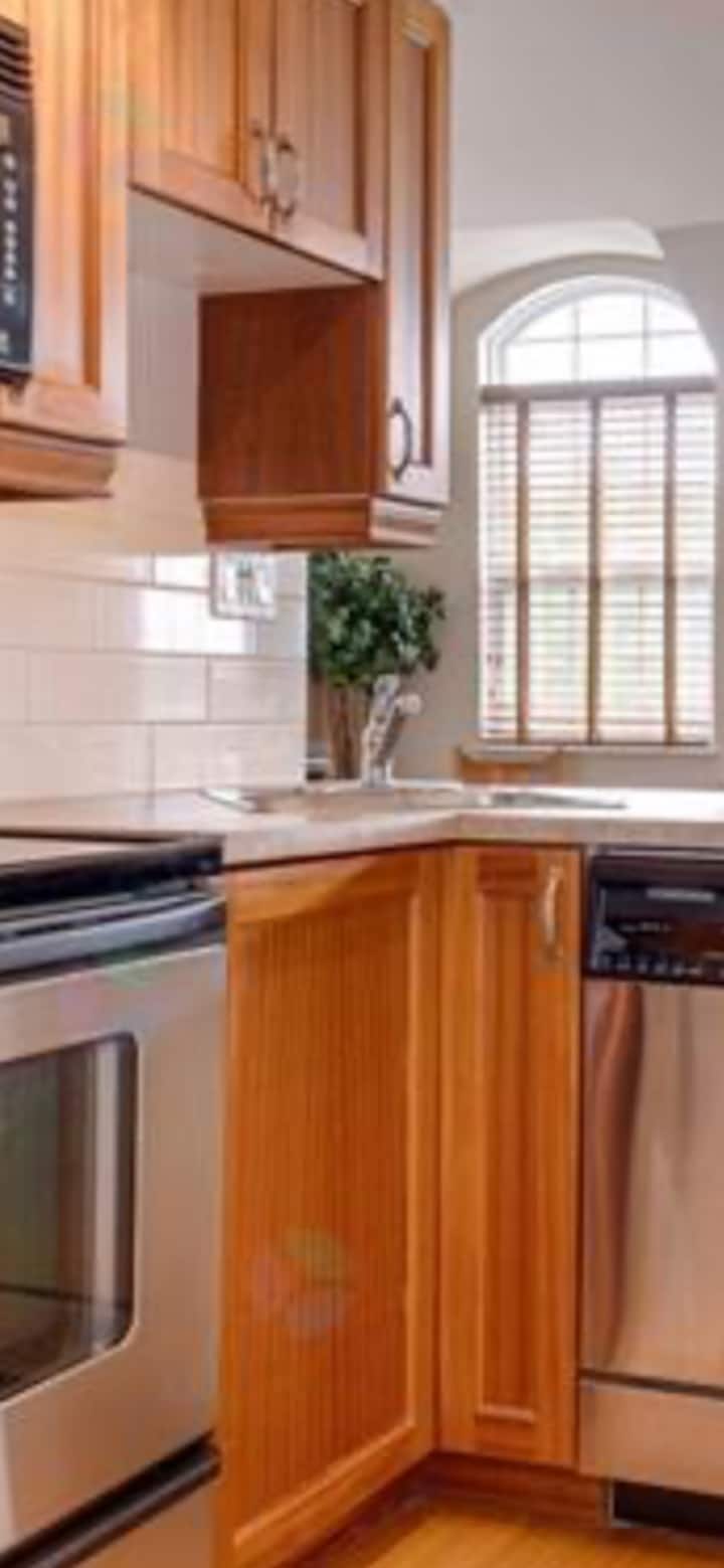 Conviniently Located St.sauveur 1 Bedroom Aprt. - Saint-Sauveur