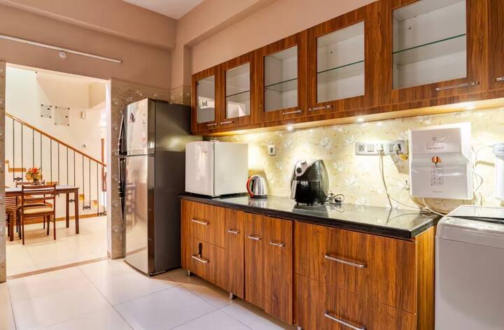 Kitchenette image 2