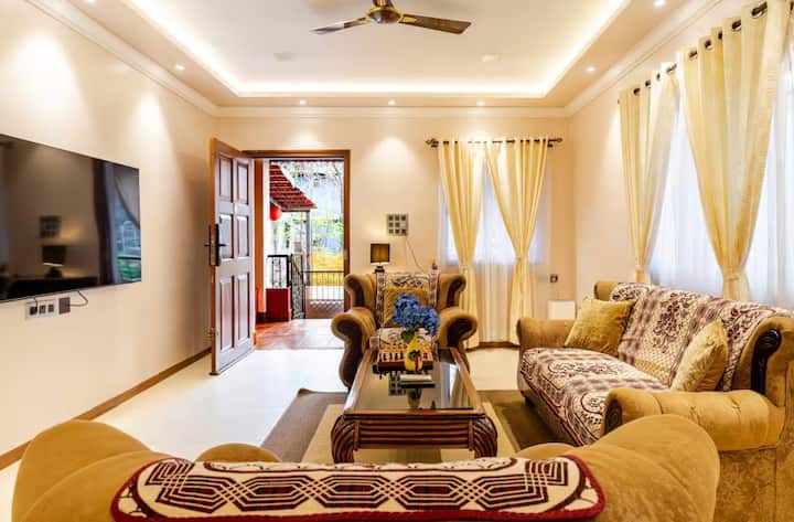 Living room image 2
