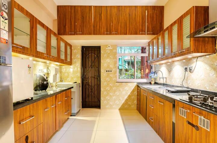 Kitchenette image 3