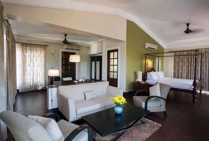 Living room image 5
