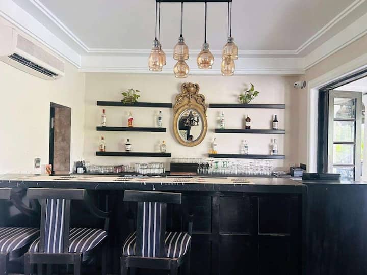Full kitchen image 1