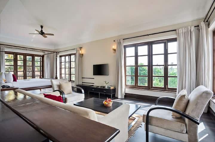 Living room image 6