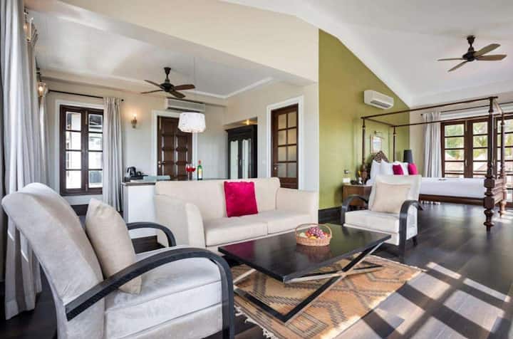 Living room image 2