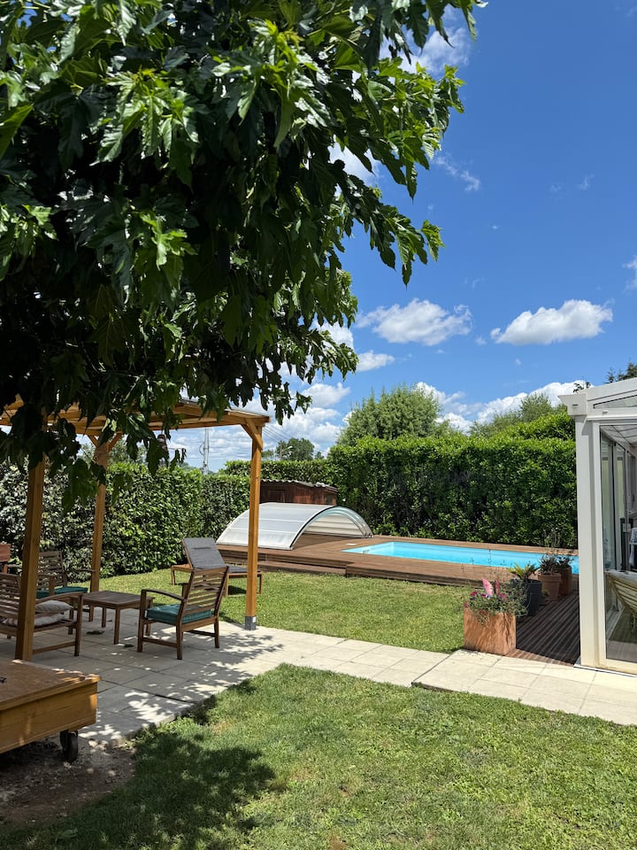 Villa Avec Piscine Privée, Jardin Clos Et Garage - Pont-en-Royans