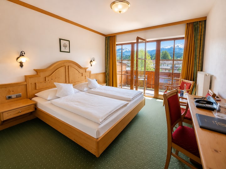Hotel Schatten | Doppelzimmer 28 Mit Balkon - Garmisch-Partenkirchen